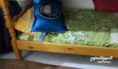  2 سرير نفر سويدي مستخدم نظيف + ثنتين تسريحات مستخدم نظيف