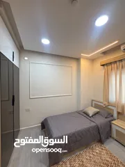  20 26 استديو للبيع عند الجامعة الاردنية تشطيب جديد حمام و مطبخ لكل استديو عائد استثماري مميز جدا و مميز