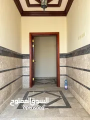  3 للبيع فيلا مميزة كورنر في بوشر قريب المدرسه الامريكيه 4 غرف نوم وصالتين وحوش واسع
