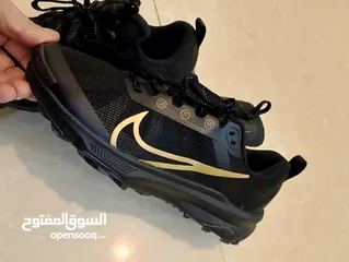  18 حذائين   NIKE  اصليات وارد امريكي جديد غير مستخدم