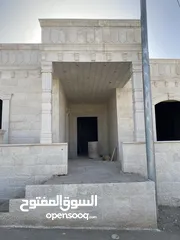  2 بيت عظم للبيع واجهه حجر مقصور من الداخل مسور من الخارج وبورسلان كامل داخلي موجود مطوب ومرخص