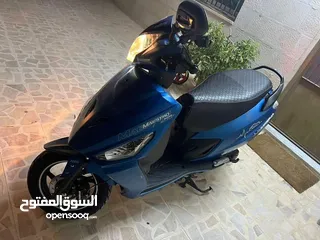  1 سكوتر هيرو بحاله ممتازه 125سيسي