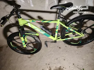  1 بسكليت ديو اصلي امريكي استعمال شهر واحد بالوكاله نظيف راح نراعي اللي بشتريه والله يبارك لصاحب النصيب