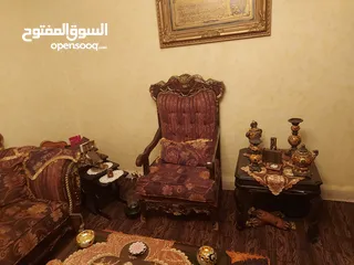  3 طقم كنب بحاله جيدا جدا  مع الطاولات