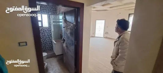  9 فيلا للبيع في شارع المطار جديده