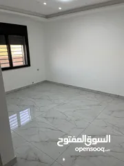  30 شقة ارضية/ 170م/ شفا بدران/ ترس امامي/ ترس خلفي/ موقف سيارة مستقل/ صرف صحي واصل