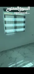  3 شقه سكنيه مفروشه جزئي تشطيب جديد فيها ثلاجه وتخوت وفرشات وخزانه