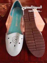  7 حذاء نسائي جلد طبيعي مقاس 41 صيني لون بيج (اف وايت)
