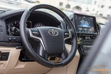  16 Toyota Land Cruiser 2021 Gx-r Grand Touring   السيارة وارد الشركة و قطعت مسافة 51,000 كم فقط