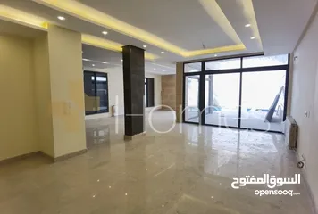  5 فيلا متلاصقة حديثة البناء لم تسكن مع مسبح للبيع في اجمل مناطق عمان - عبدون، مساحة بناء 1000م،
