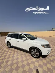  1 2014 Nissan Pathfinder SL - Full Option - Low KM - Four Wheel Drive - GCC