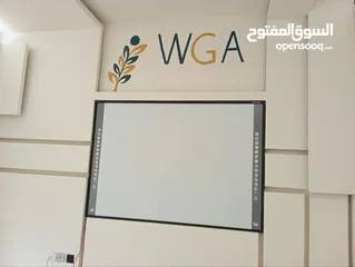  10 أثاث مكتبي وأدوات ومستلزمات للتدريب داتا شو ولوح ذكي، كراسي، طاولات، مكاتب ، نافورة، رفوف، حائط، باب