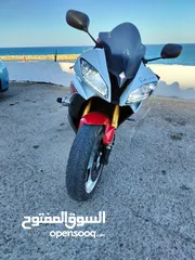  1 Yamaha-R6 2010 A vendre