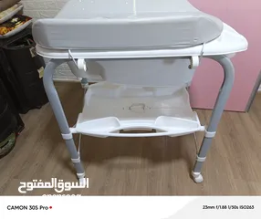  4 حوض الاستحمام للاطفال مع قاعدة غيار للبيبي