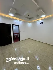  11 شقه بناء جديد طابق ثالث مع غرفه علي السطح ونصف السطح