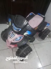  2 سيارة شحن فخمة جدا بحاجة لشاحن بحالة ممتازة موجودة في الزرقاء الجديدة للبيع