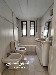  14 شقة مميزة للإيجار في قلب الطيرة – شارع روما