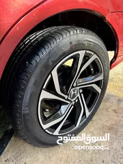  13 هوندا سيفيك تعتبر السياره في وضع جيد جدا من حيث حالتها القياديه  لا يوجد ضربات في الشصي