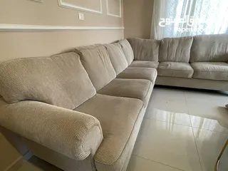  5 كنب زاوية امريكي بحالة جيدة جداً مع طاولة وسط ممتازة