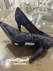  24 احذيه ماركات استعمال مرا واحده للبيع بسعر رمزي