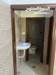  13 للباحثين عن الاستثمار عماره للبيع مؤجره بسعر رائع  او للبدل على عقار مع إمكانيه دفعه واقساط