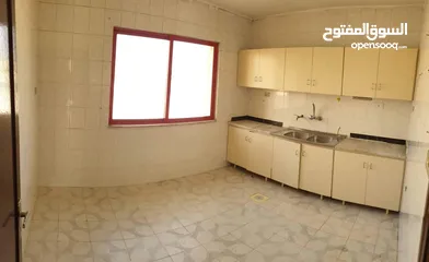  3 شقة صغيرة للإيجار في ضاحية الحاج حسن بقرب الاذاعة ومستشفى الحنان طابق ثالث