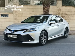  2 تويوتا كامري 2023 GLE كامله الاضافات صيانه الشركه.... قطعة مسافة 40 الف كم