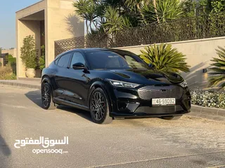 2 Mustang mach e-GT 480hp