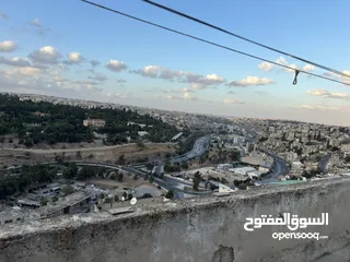  15 شقة ذات إطلالة بانورامية للإيجار في جبل التاج