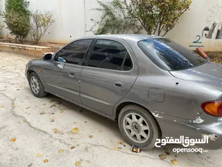  2 هيونداي لنترا 2000