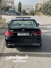  2 Mercedes ..