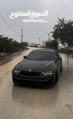 13 BMW 330i سيارة