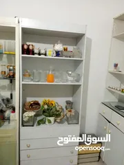  1 خزاين بوفيه ايكيا جوايكو عدد 4   مرايا عدد 3 طاولات عدة احجام عدد 9 ووكر بحالة جيدة + كرسي حمام