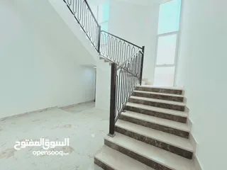  1 شقتين اربع غرف وصاله وغرفه خادمه أربع حمامات طابق أول  وشقة ثلاث غرف نوم ماستر وصاله طابق أرضى