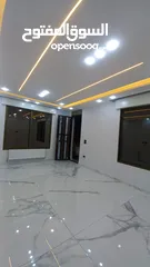  20 شقه  أرضية طابقيه  للبيع كاش او أقساط بمنطقة طريق المطار قرب  تبعد عن شارع المطار 500 متر