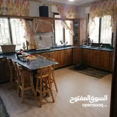  12 فيلا فاخرة مفروشه للايجار من المالك