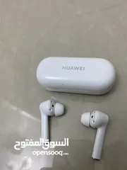  1 Huawei ear buds 3i
