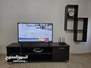  2 طاولة تلفزيون مع رفوف ديكور خشب ثقيل