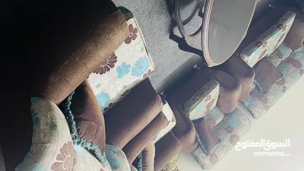  1 طاولة سفره  طقم كنب