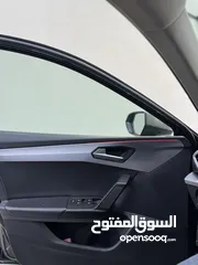  6 سيات ليون اف ار 2021 ولا غرام بويه مع فتحه سقف فل فل عداد قليل بسعر مميز جدا غير قابل للشكات نهائيا