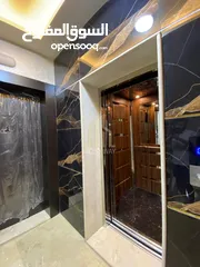  3 في موقع مميز في أم أذينة تملك شقة طابق أخير مع روف 215م بتشطيبات راقية / ref 9509