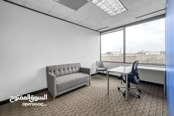  10 Private office space for 1 person in DUQM, Squadra
