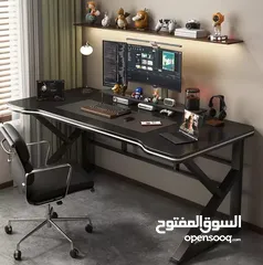  1 طاولة جيمينغ احترافية بتصميم عصري ومتين تصميم معدني قوي وثابت لتحمل الوزن والاستخدام المكثف