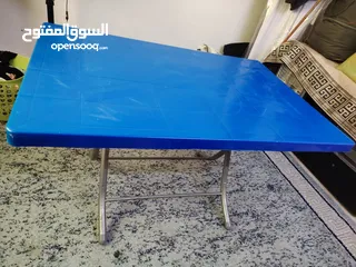  4 مكيف وطاوله للبيع