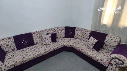  1 طقم كورنر بحالة ممتازة للبيع نظيف