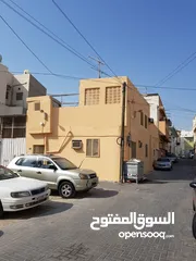  3 بيت للبيع في المحرق ( فريق الحيّاك )