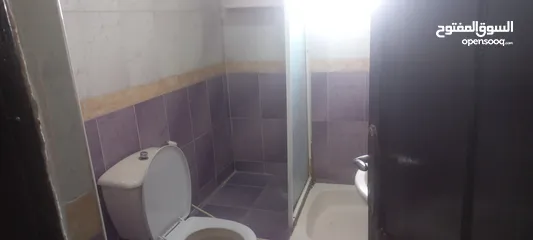  8 شقه من المالك مباشرة /  صالحيه العابد قرب جسر الصالحيه والحزام بسعر مغري قريبه من الخدمات