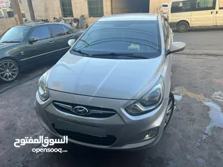  1 للبيع هونداي اكسنت ديزل 1600 4غيار موديل 2015 ماشيه 150 الف  السياره كرتونه مش ناقصها اشي  متور وجير