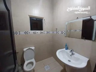  8 شقة غير مفروشة للإيجار ( Property 39614 ) سنوي فقط