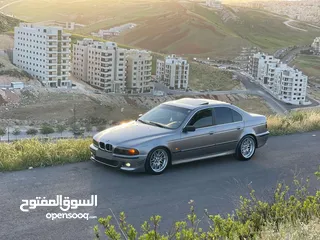  4 BMW 1997 شكل ال2003 لا تحتاج إلى أي صيانة